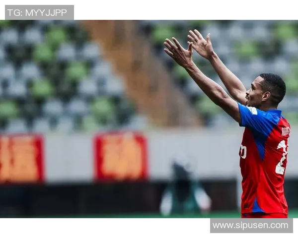 真男人足球明星受伤背后的故事与坚韧不拔的精神挑战